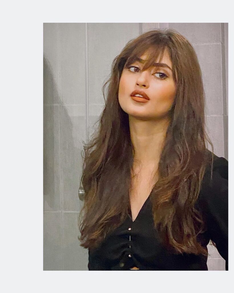 Pakistani actresses with their fringe Hairstyle looks!